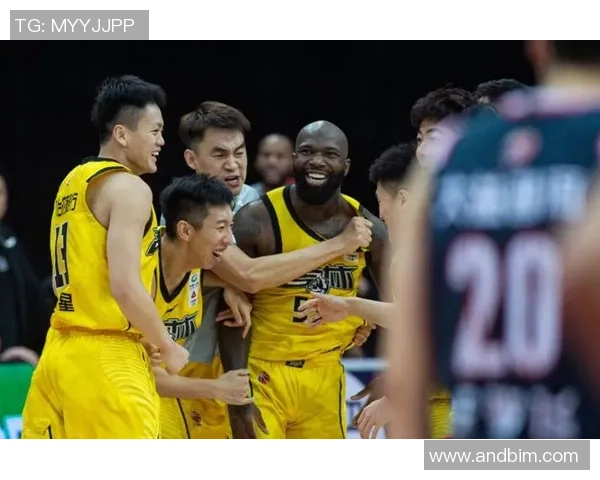 深圳篮球队比赛经验分析与提升策略探讨 深圳篮球队比赛经验分析与提升策略探讨